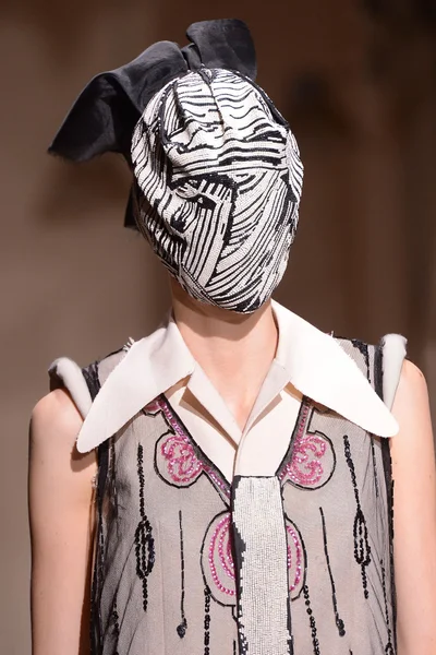 Look 8